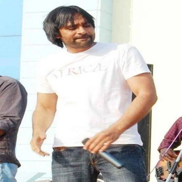 Download Akh Lad Gayi (Live) by Babbu Maan top 100 mp3 song